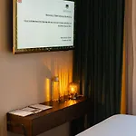 Hotel Artemisia Montmartre 4*