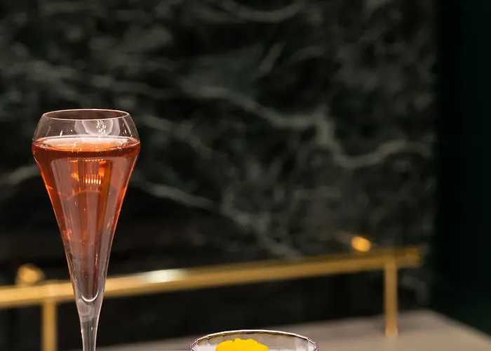 Hotel Artemisia Montmartre 4*