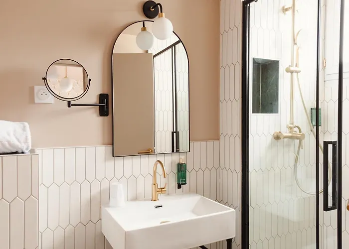 Hotel Artemisia Montmartre 4*